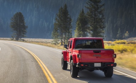 2020 Jeep Gladiator Rubicon Rear Wallpapers 450x275 (14)