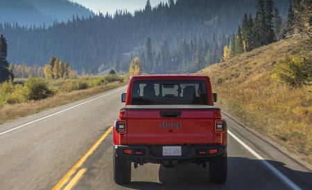 2020 Jeep Gladiator Rubicon Rear Wallpapers 450x275 (9)