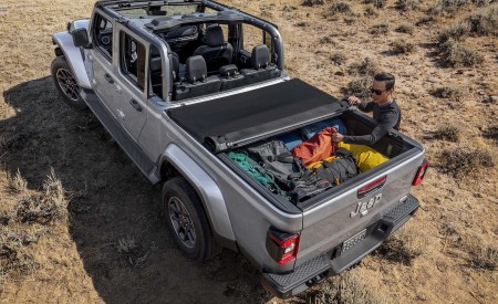 2020 Jeep Gladiator with Mopar Parts Rear Three-Quarter Wallpapers 450x275 (95)
