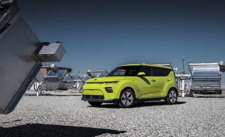 2020 Kia Soul EV Front Three-Quarter Wallpapers 450x275 (10)