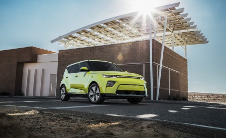 2020 Kia Soul EV Front Three-Quarter Wallpapers 450x275 (12)
