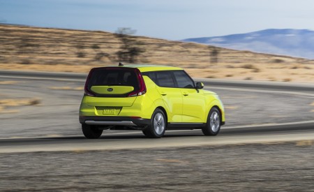 2020 Kia Soul EV Rear Three-Quarter Wallpapers 450x275 (9)