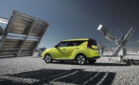 2020 Kia Soul EV Side Wallpapers 450x275 (17)