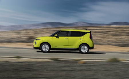 2020 Kia Soul EV Side Wallpapers 450x275 (4)