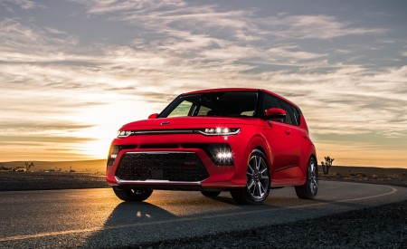 2020 Kia Soul GT-Line Front Three-Quarter Wallpapers 450x275 (15)