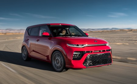 2020 Kia Soul GT-Line Front Three-Quarter Wallpapers 450x275 (2)