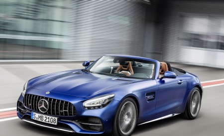2020 Mercedes-AMG GT C Roadster (Color: Brilliant Blue) Front Three-Quarter Wallpapers 450x275 (115)