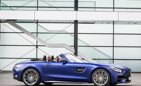 2020 Mercedes-AMG GT C Roadster (Color: Brilliant Blue) Side Wallpapers 450x275 (130)