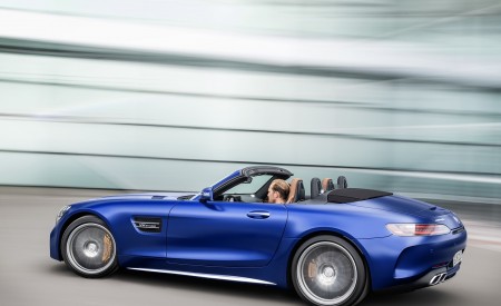 2020 Mercedes-AMG GT C Roadster (Color: Brilliant Blue) Side Wallpapers 450x275 (118)