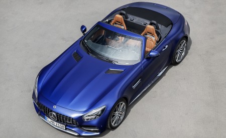 2020 Mercedes-AMG GT C Roadster (Color: Brilliant Blue) Top Wallpapers 450x275 (122)