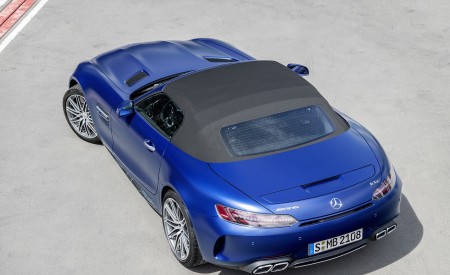 2020 Mercedes-AMG GT C Roadster (Color: Brilliant Blue) Top Wallpapers 450x275 (126)