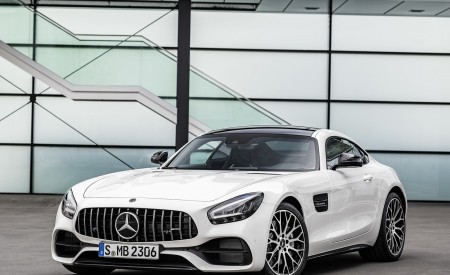 2020 Mercedes-AMG GT (Color: Designo Diamond White Bright) Front Three-Quarter Wallpapers 450x275 (101)