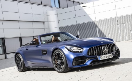 2020 Mercedes-AMG GT Roadster (Color: Brilliant Blue Magno) Front Three-Quarter Wallpapers 450x275 (66)