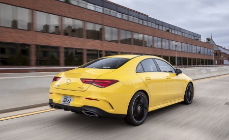 2020 Mercedes-Benz CLA 250 Coupe (US-Spec) Rear Three-Quarter Wallpapers 450x275 (60)