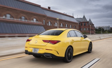 2020 Mercedes-Benz CLA 250 Coupe (US-Spec) Rear Three-Quarter Wallpapers 450x275 (62)
