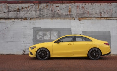 2020 Mercedes-Benz CLA 250 Coupe (US-Spec) Side Wallpapers 450x275 (70)