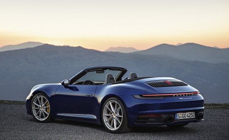 2020 Porsche 911 Carrera 4S Cabriolet Rear Three-Quarter Wallpapers 450x275 (186)