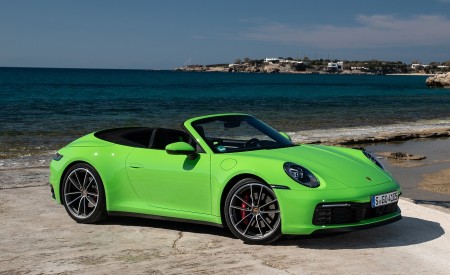 2020 Porsche 911 Carrera S Cabriolet (Color: Lizard Green) Front Three-Quarter Wallpapers 450x275 (19)
