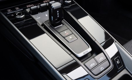 2020 Porsche 911 Carrera S Cabriolet (Color: Lizard Green) Interior Detail Wallpapers 450x275 (46)