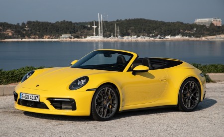 2020 Porsche 911 Carrera S Cabriolet (Color: Racing Yellow) Front Three-Quarter Wallpapers 450x275 (150)