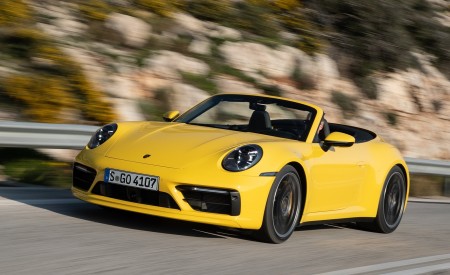 2020 Porsche 911 Carrera S Cabriolet (Color: Racing Yellow) Front Three-Quarter Wallpapers 450x275 (137)
