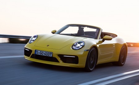 2020 Porsche 911 Carrera S Cabriolet (Color: Racing Yellow) Front Three-Quarter Wallpapers 450x275 (118)