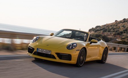 2020 Porsche 911 Carrera S Cabriolet (Color: Racing Yellow) Front Three-Quarter Wallpapers 450x275 (129)