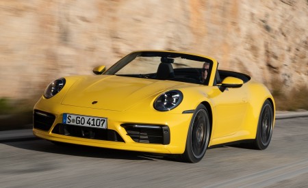 2020 Porsche 911 Carrera S Cabriolet (Color: Racing Yellow) Front Three-Quarter Wallpapers 450x275 (139)