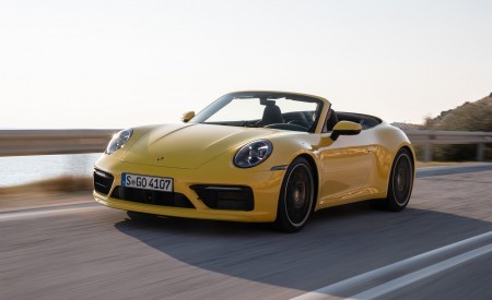 2020 Porsche 911 Carrera S Cabriolet (Color: Racing Yellow) Front Three-Quarter Wallpapers 450x275 (132)
