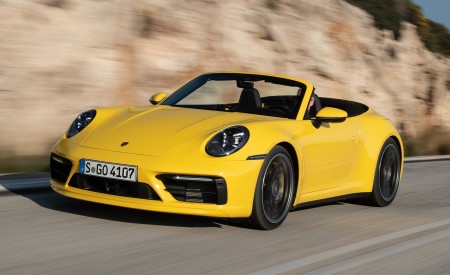 2020 Porsche 911 Carrera S Cabriolet (Color: Racing Yellow) Front Three-Quarter Wallpapers 450x275 (140)