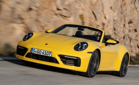 2020 Porsche 911 Carrera S Cabriolet (Color: Racing Yellow) Front Wallpapers 450x275 (142)