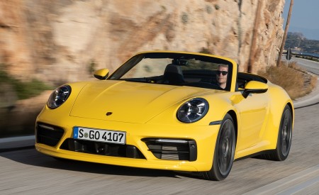 2020 Porsche 911 Carrera S Cabriolet (Color: Racing Yellow) Front Wallpapers 450x275 (143)