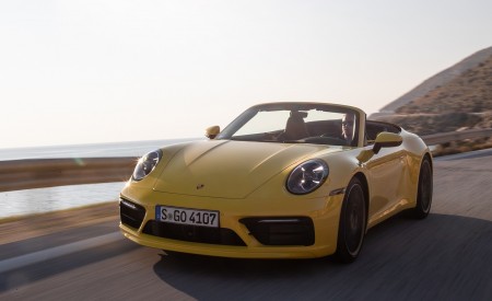 2020 Porsche 911 Carrera S Cabriolet (Color: Racing Yellow) Front Wallpapers 450x275 (134)