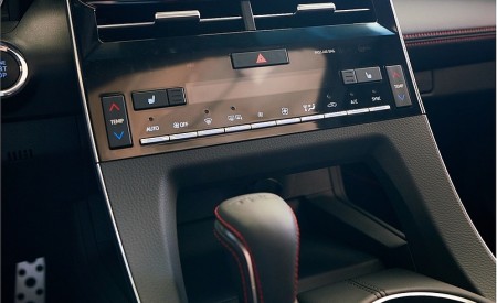 2020 Toyota Avalon TRD Central Console Wallpapers 450x275 (7)