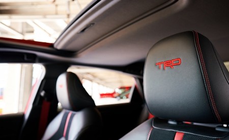 2020 Toyota Avalon TRD Interior Wallpapers 450x275 (8)