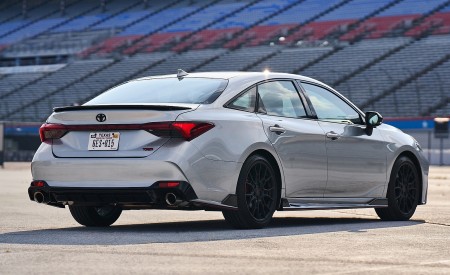 2020 Toyota Avalon TRD Rear Three-Quarter Wallpapers 450x275 (6)