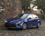 2020 Toyota Corolla Hybrid LE (Color: Blue Crush Metallic) Front Three-Quarter Wallpapers 150x120 (2)