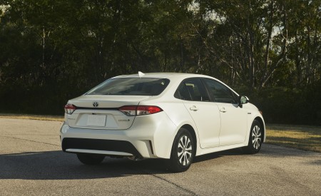 2020 Toyota Corolla Hybrid Rear Three-Quarter Wallpapers 450x275 (23)