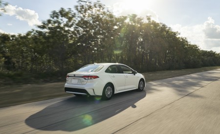 2020 Toyota Corolla Hybrid Rear Three-Quarter Wallpapers 450x275 (19)