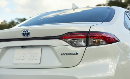 2020 Toyota Corolla Hybrid Tail Light Wallpapers 450x275 (33)