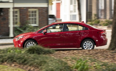 2020 Toyota Corolla LE (Color: Barcelona Red Metallic) Side Wallpapers 450x275 (43)