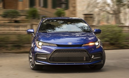 2020 Toyota Corolla SE (Color: Blue Crush Metallic) Front Wallpapers 450x275 (2)
