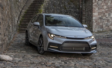 2020 Toyota Corolla SE (Color: Classic Silver Metallic) Front Wallpapers 450x275 (19)