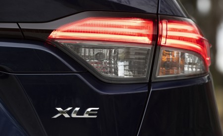 2020 Toyota Corolla XLE (Color: Blue Print) Tail Light Wallpapers 450x275 (32)