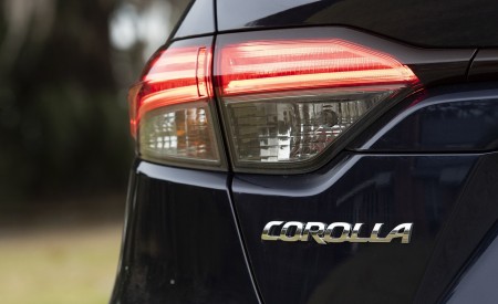 2020 Toyota Corolla XLE (Color: Blue Print) Tail Light Wallpapers 450x275 (33)