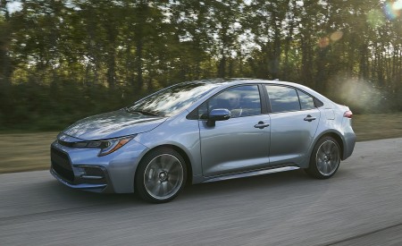 2020 Toyota Corolla XSE Front Three-Quarter Wallpapers 450x275 (58)