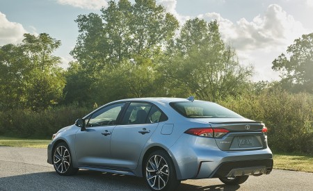 2020 Toyota Corolla XSE Rear Three-Quarter Wallpapers 450x275 (60)