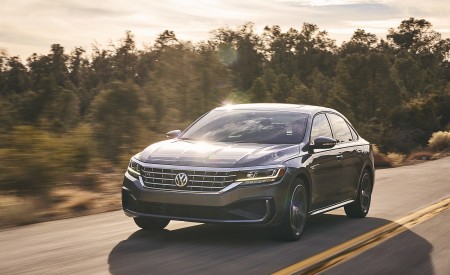 2020 Volkswagen Passat Front Wallpapers 450x275 (67)