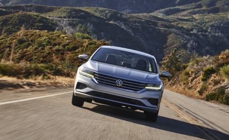 2020 Volkswagen Passat Front Wallpapers 450x275 (8)