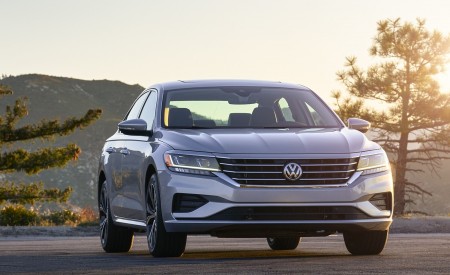 2020 Volkswagen Passat Front Wallpapers 450x275 (19)